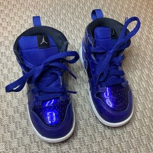Nike Air Jordan 1 Kids Retro High Basketball Shoe
